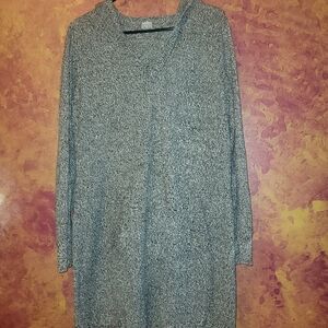 New York & Company Gray V-Neck Long Sleeve Sweater Dress